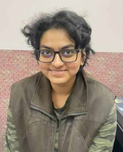 Student improving portuguese speaking skills in Delhi institute