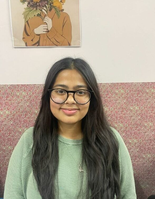 Student learning Polish language at Mentor Language Institute in Delhi