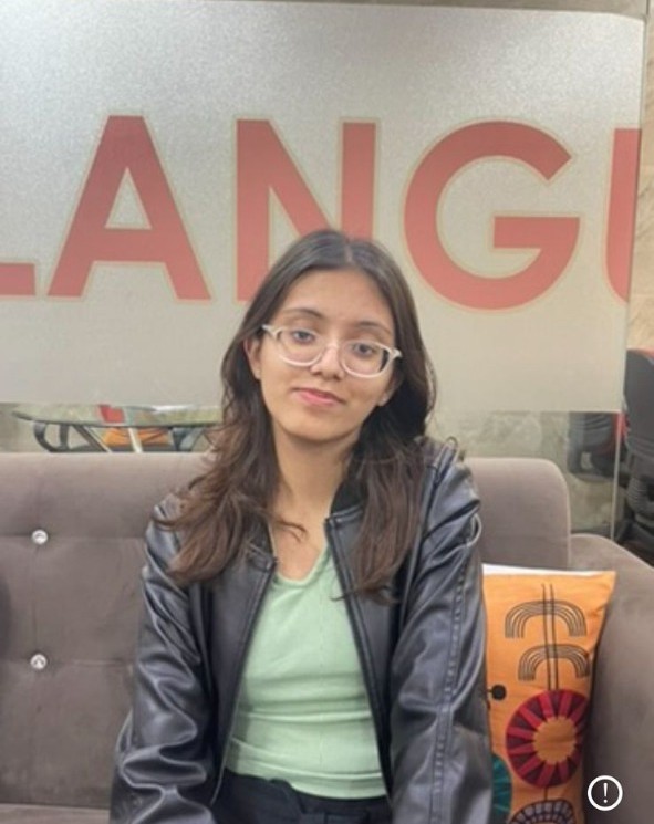 Student learning Dutch language at Mentor Language Institute in Delhi